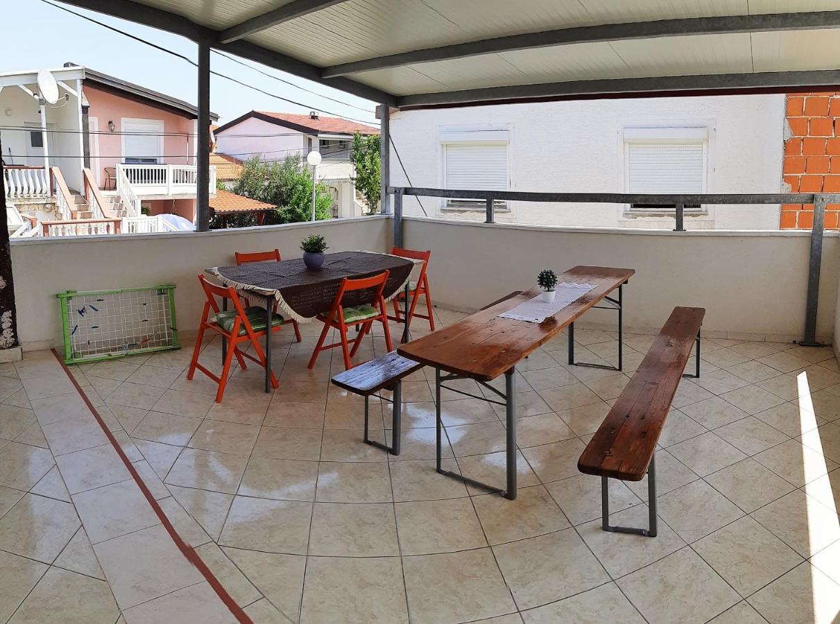 Dalmatino Apartmani Vir Exterior photo